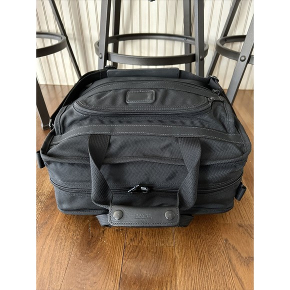Brand New TUMI Ballistic Nylon/Leather Weekender Duffle Bag - Picture 3 of 14